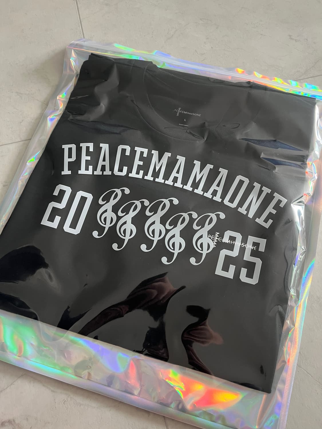 피스마이너스원 마마 어워즈 반팔 티셔츠 블랙 상품이미지4