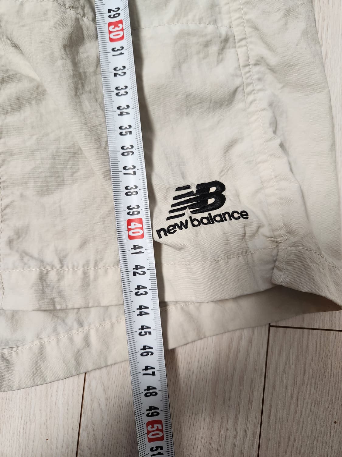 디스커버리 뉴발란스 반바지 사이즈m 일괄 두벌 판매

둘다 베이지색이고  상품이미지3