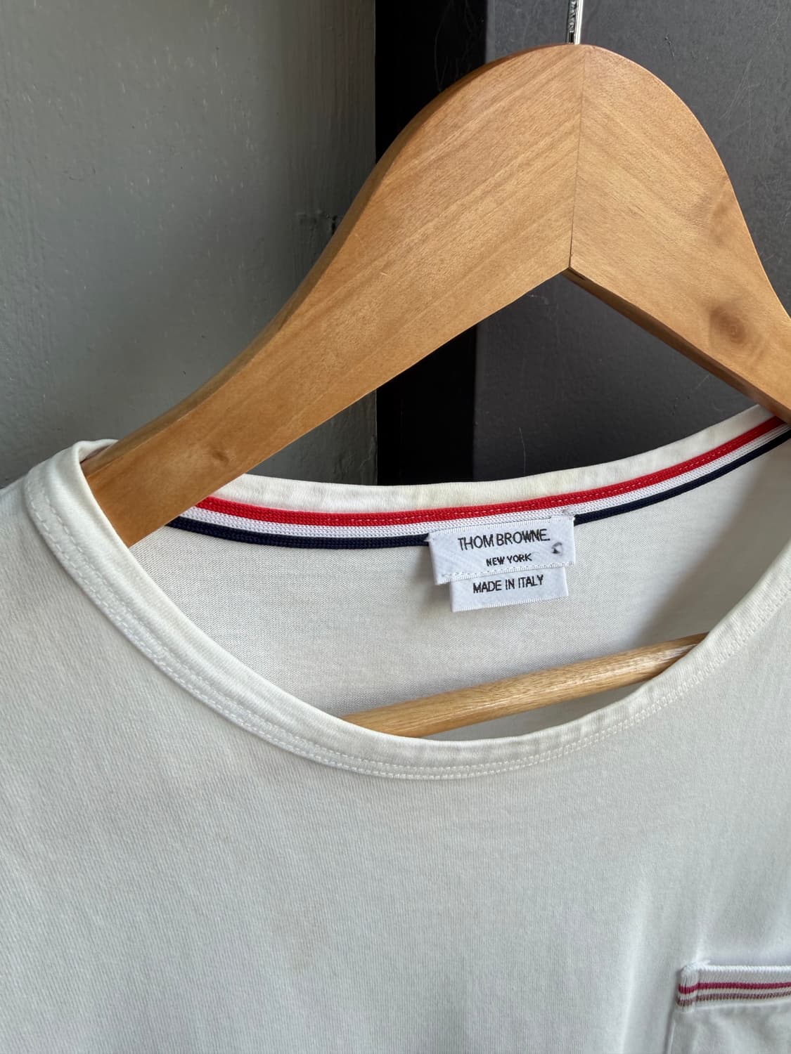 1/ 톰브라운 RWB 포켓트리밍 코튼 져지 반팔 상품이미지5