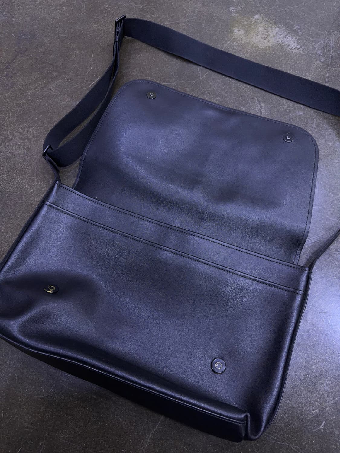 질스튜어트 블리언 소가죽 크로스백 메신저백 M 상품이미지4