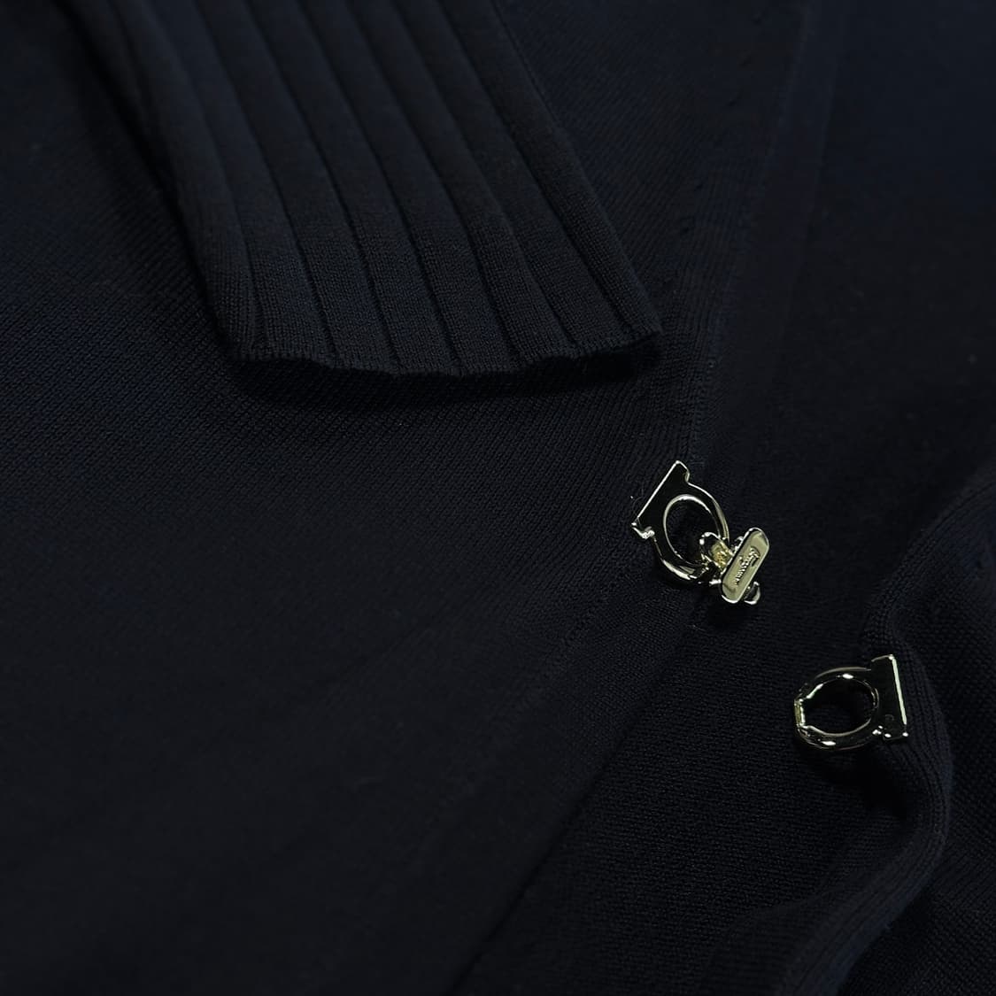 페라가모 간치니 니트 가디건 상품이미지3