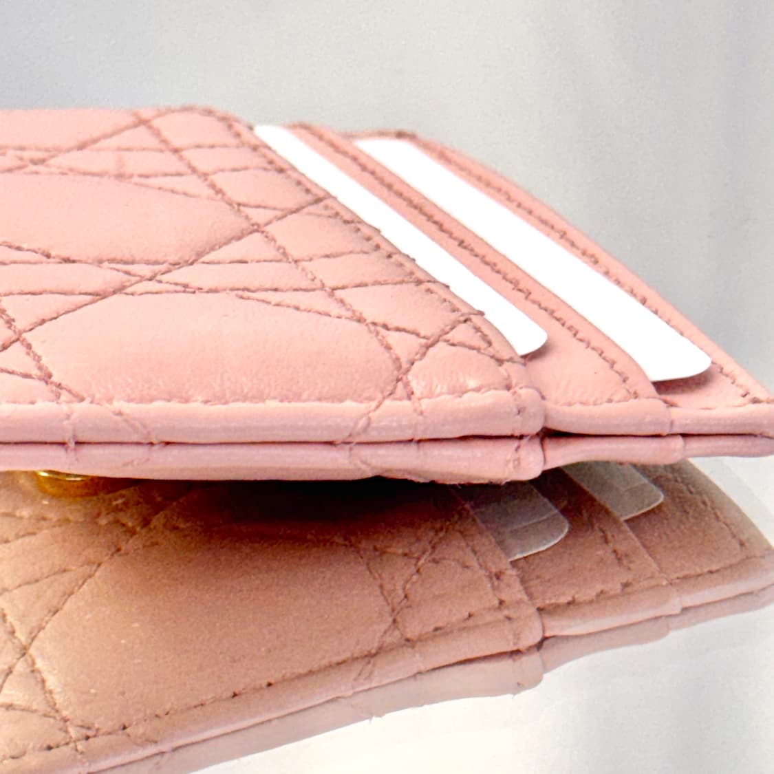 디올 까나쥬 졸리 프리지아 카드지갑  상품이미지7