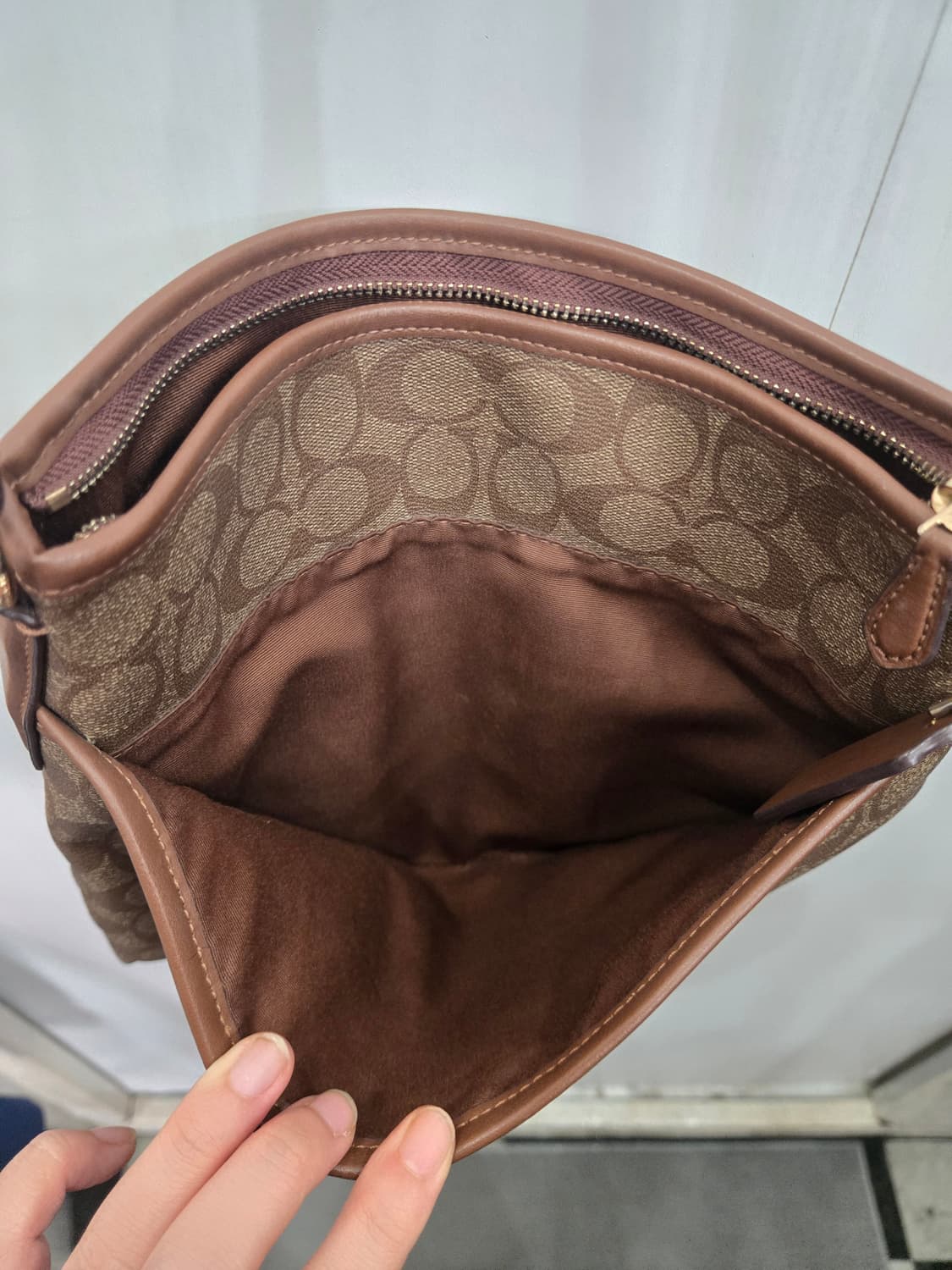 남녀공용 )) COACH 코치 크로스백! 수납공간 넓어요!~ 상품이미지10
