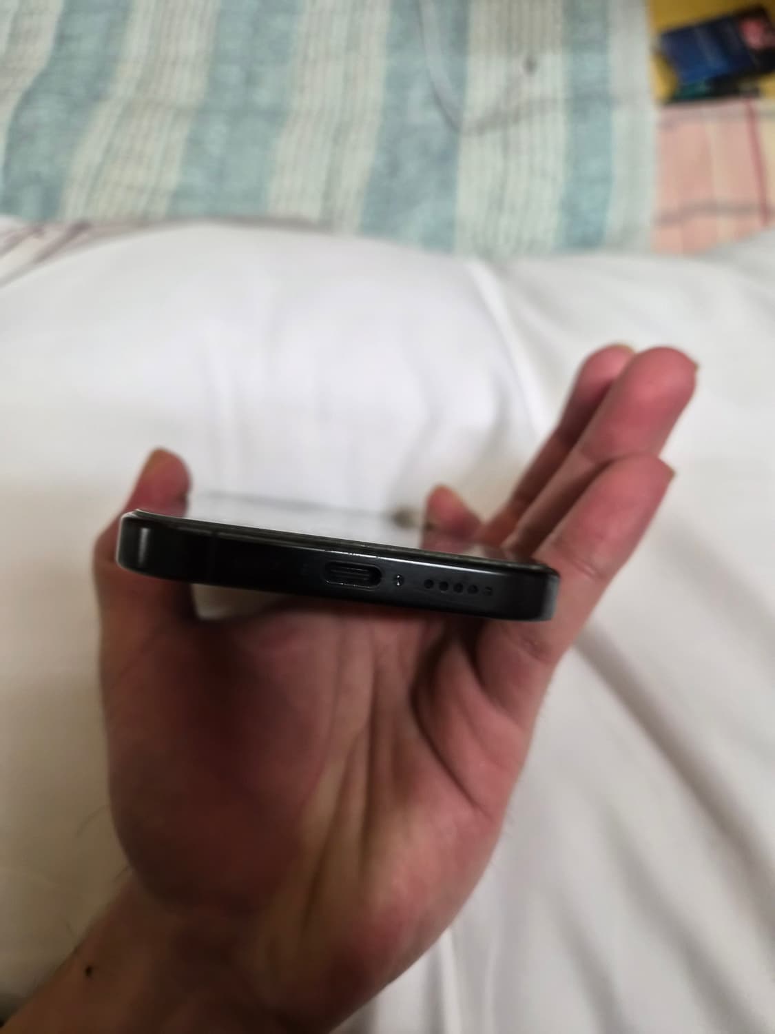 아이폰16프로 블랙 128GB 상품이미지5