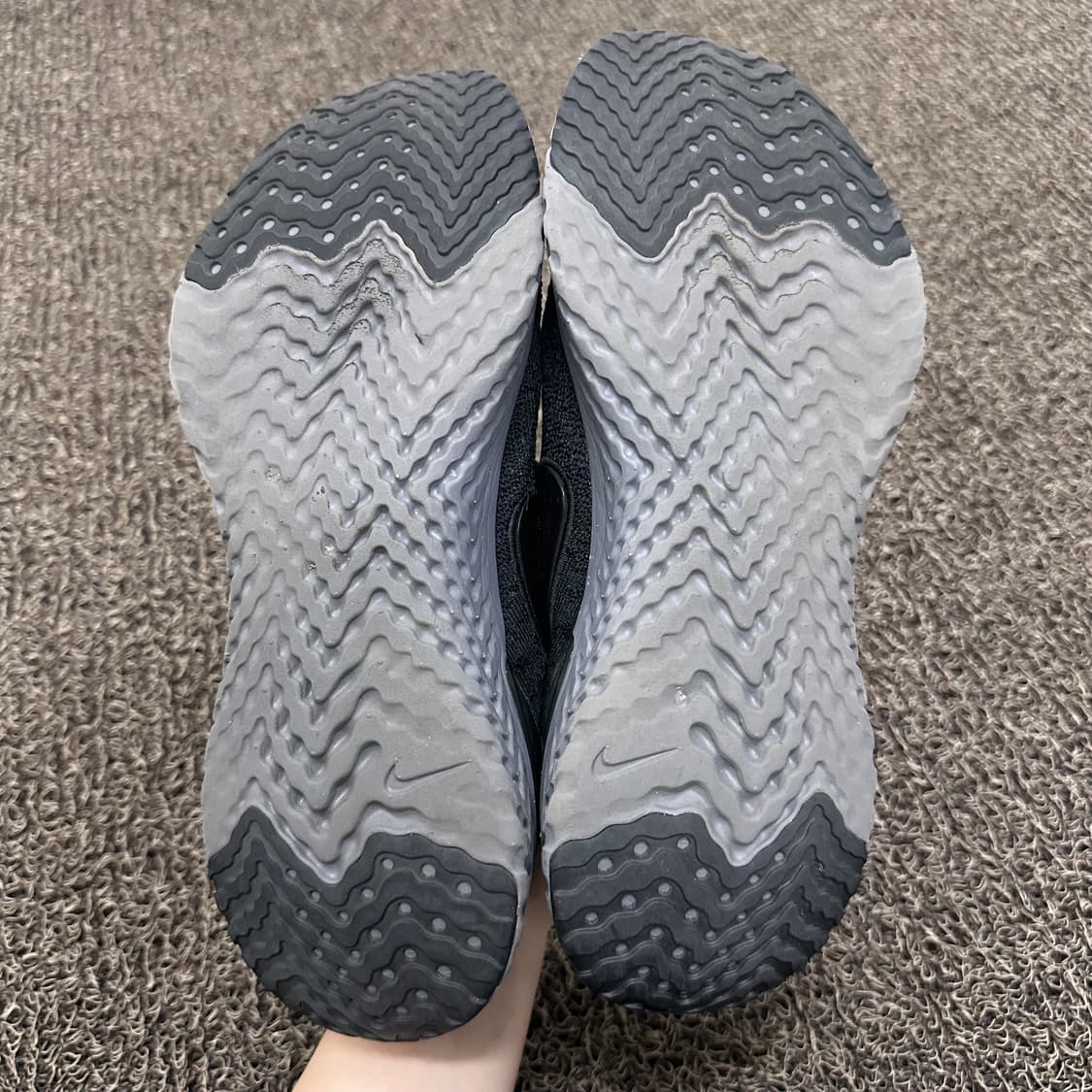 NIKE 나이키 에픽 리액트 플라이니트2 런닝화 운동화 블랙 265 상품이미지6