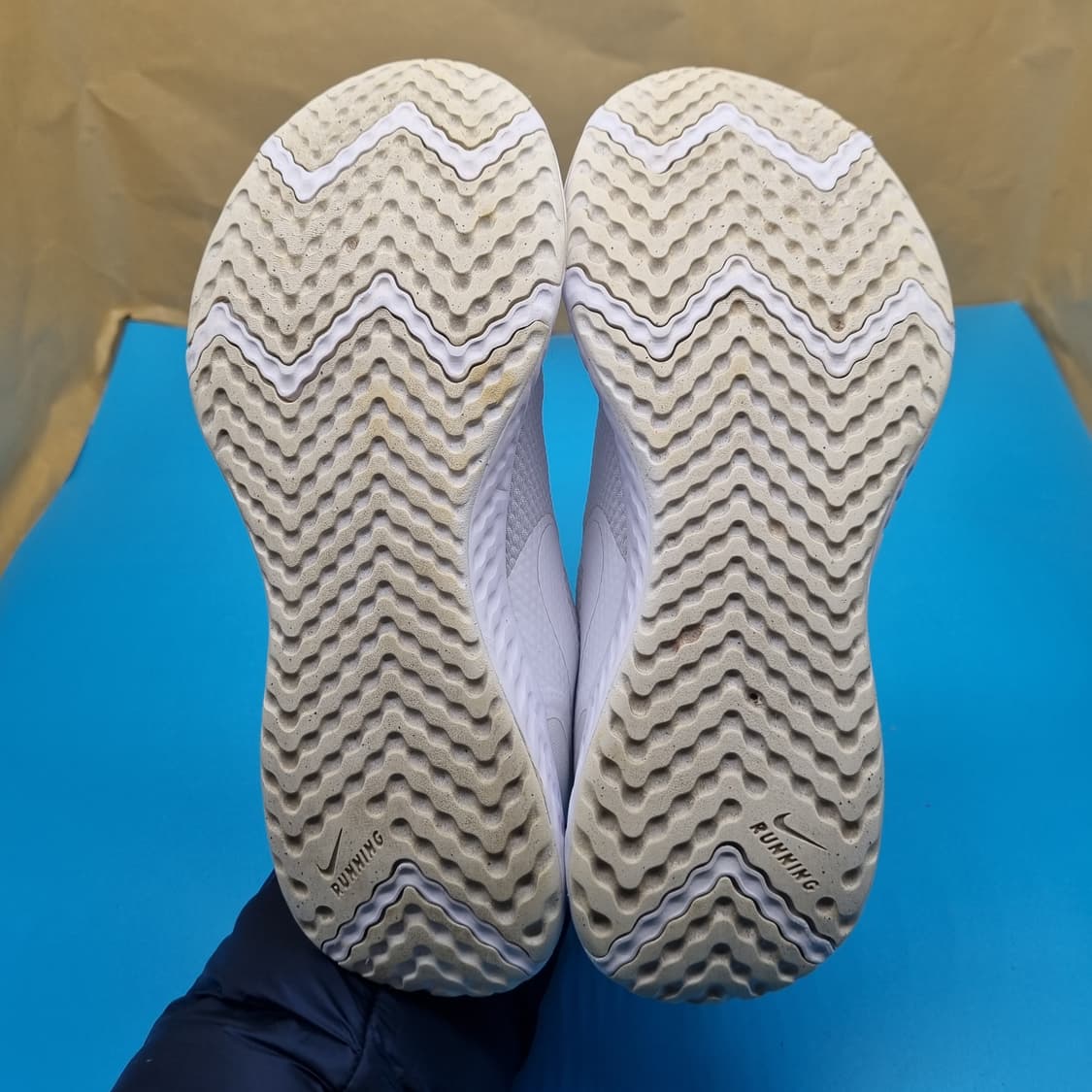 나이키 레볼루션5 운동화250. 상품이미지3