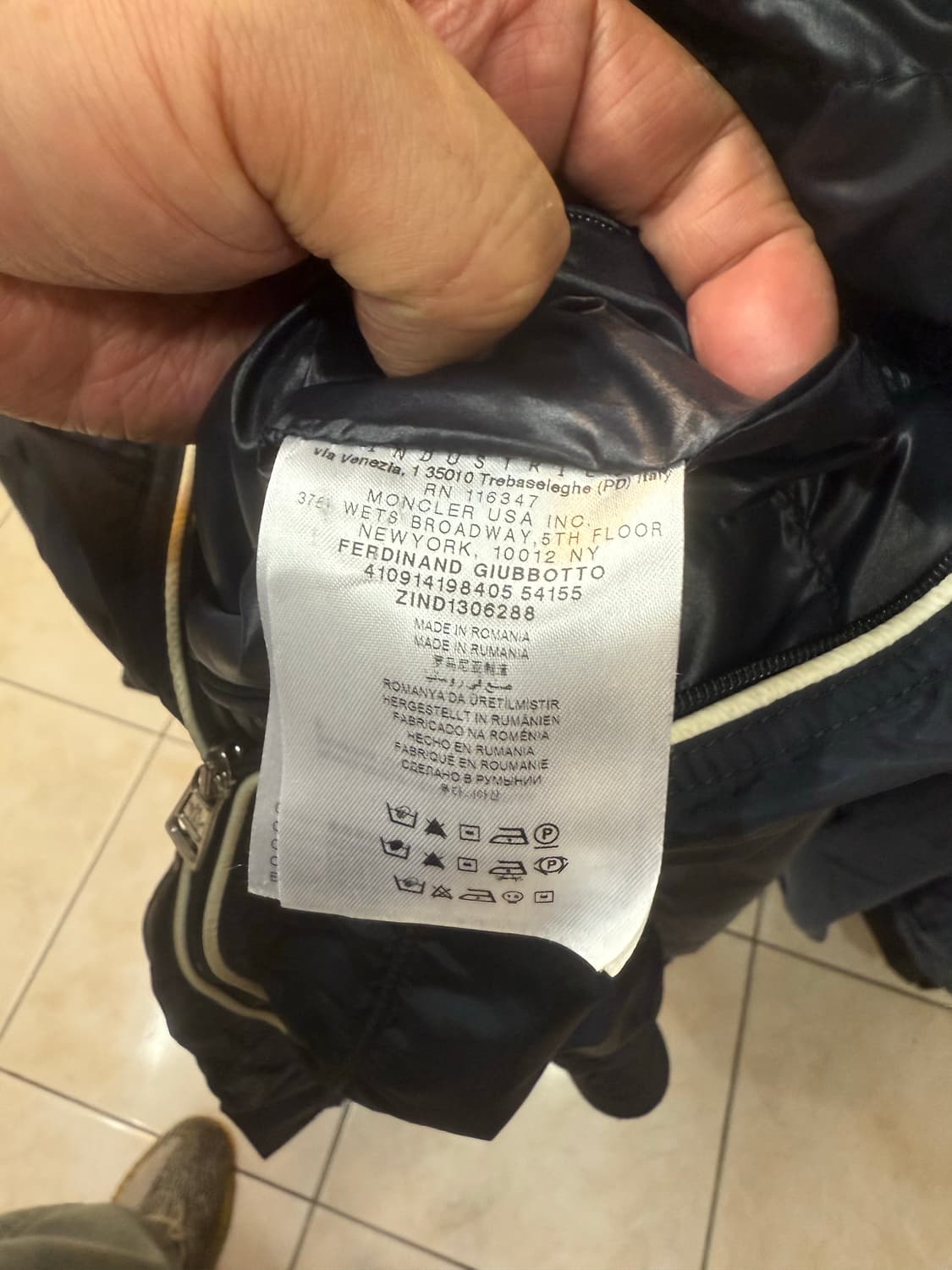 2/100 정품 몽클레어 FERDINAND  경량블루종 패딩 팝니다 상품이미지6