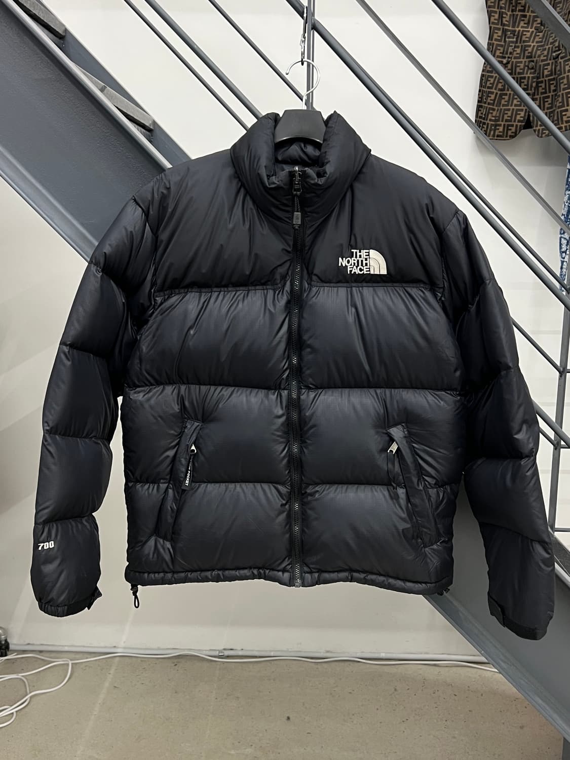 노스페이스 700 블랙 눕시 패딩 상품이미지1