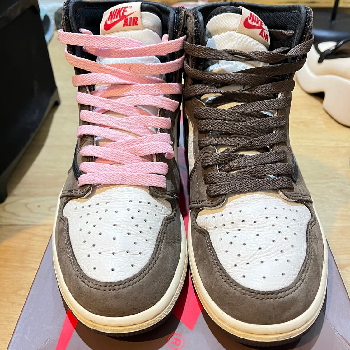 (265mm) 트래비스스캇 X 조던1 모카 하이 상품이미지3