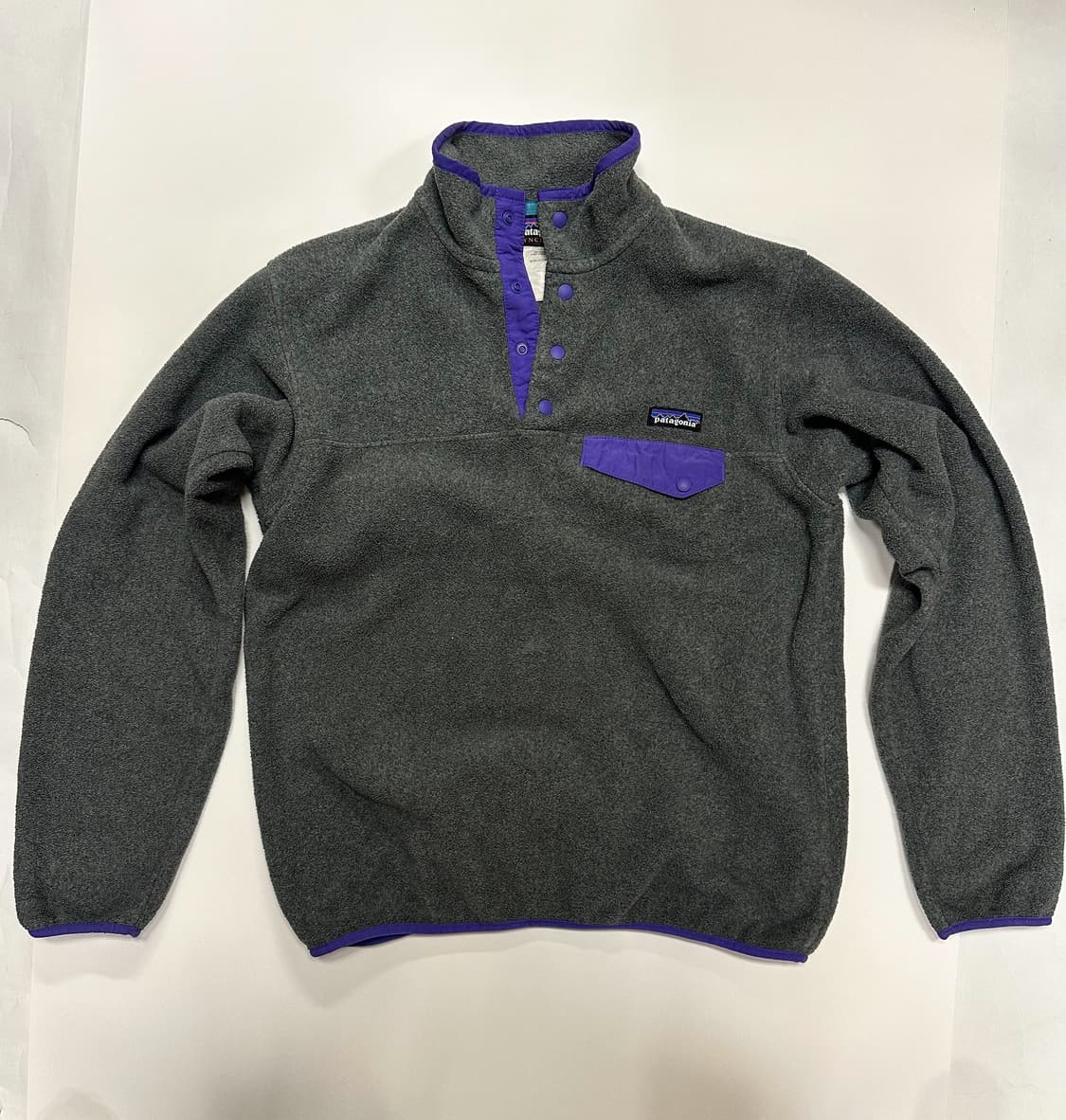 파타고니아 신칠라 다크그레이 판매합니다 상품이미지1