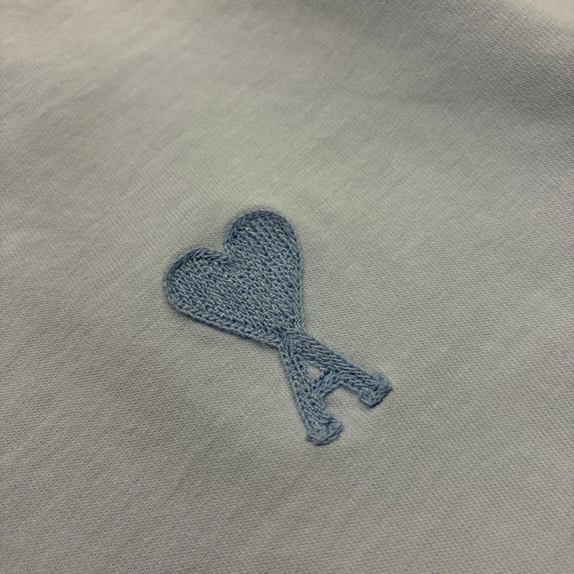 [M] 아미 스몰 하트 반팔티 스카이 블루 B870 상품이미지4