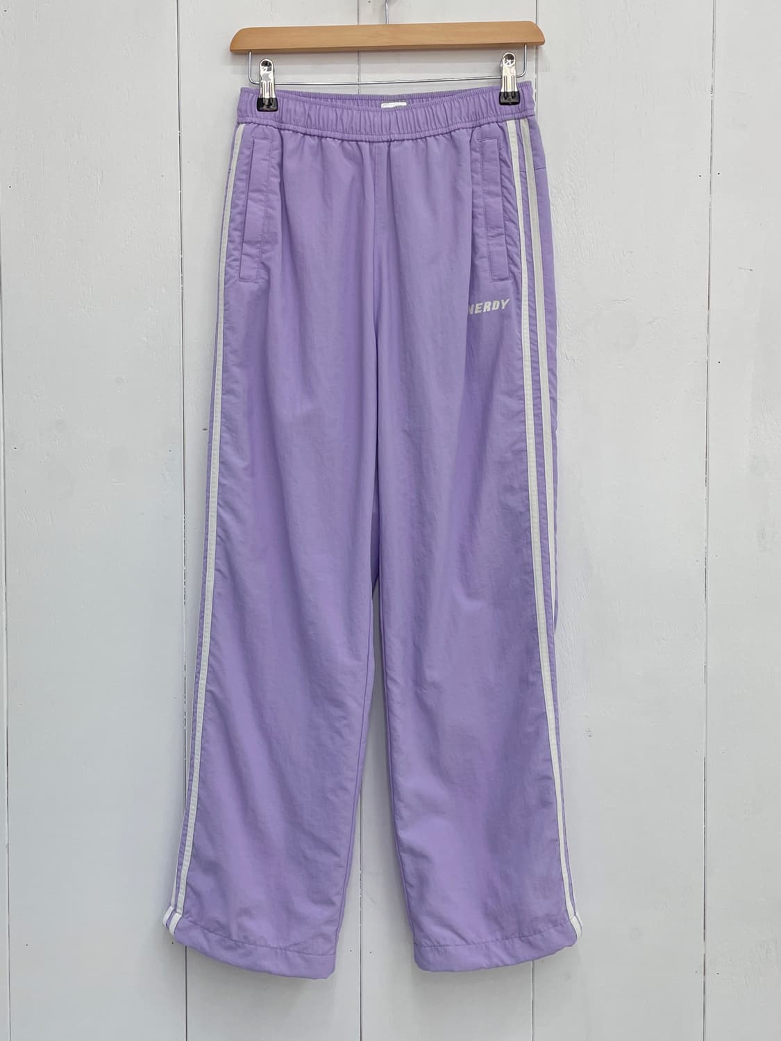 널디(NERDY) 사이드 라인 나일론 트랙 팬츠 상품이미지2