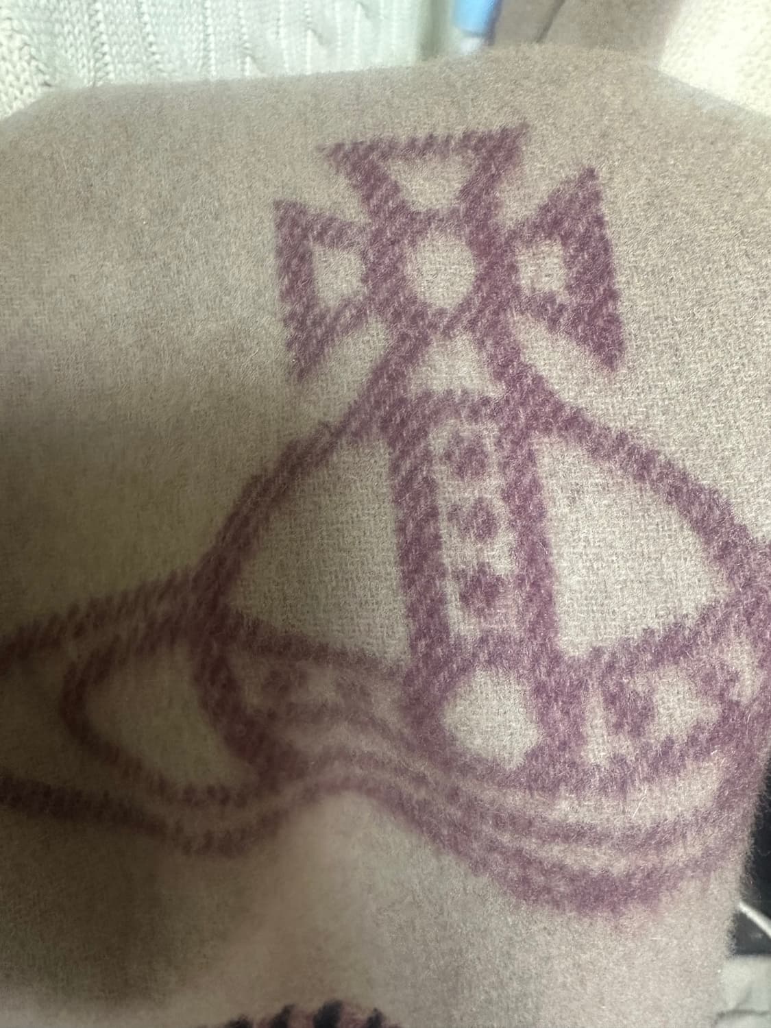 비비안웨스트우드 더블 페이스 양면 ORB 로고 머플러 카멜 25FW 상품이미지3