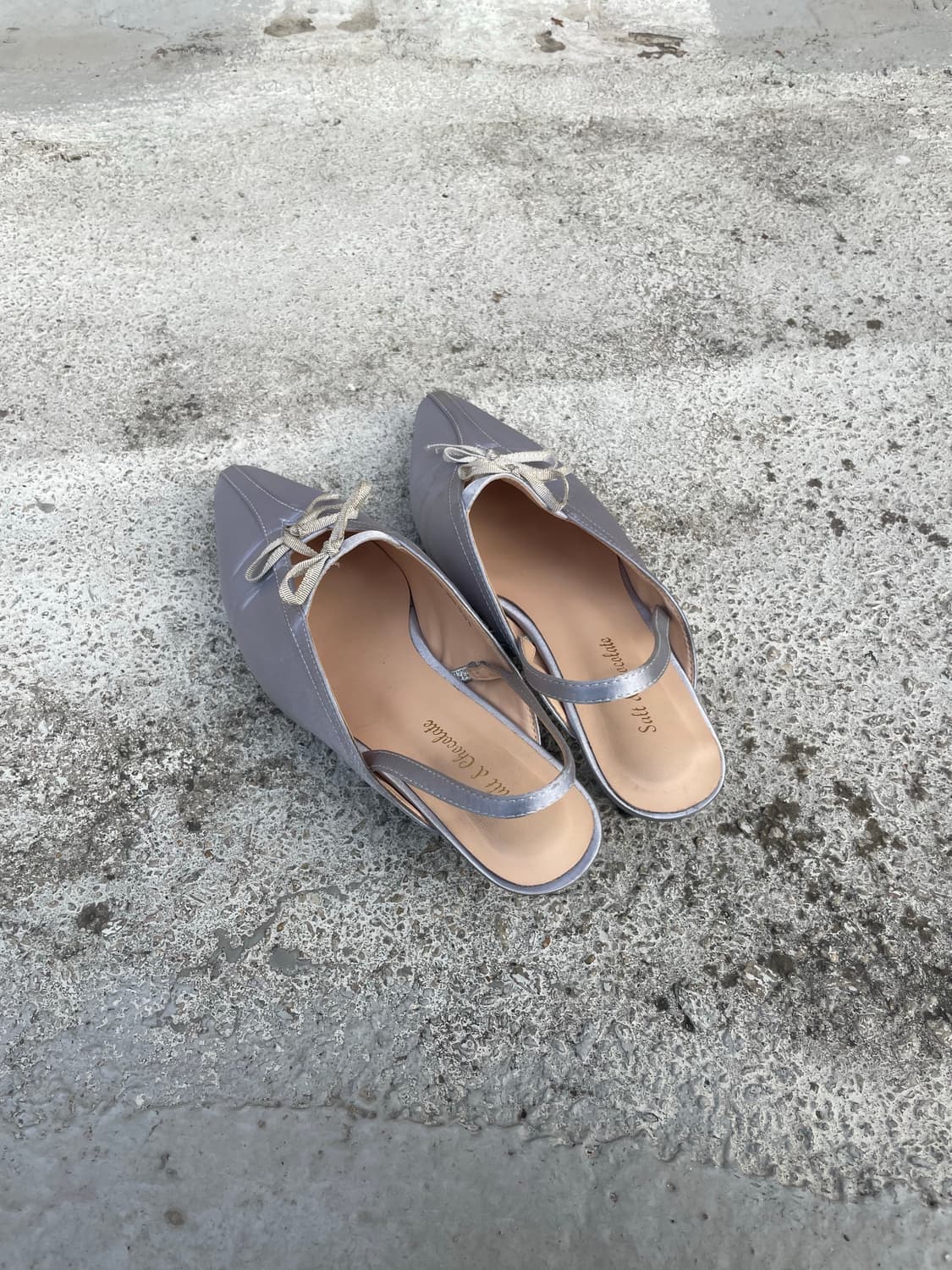 💚무료나눔💚 솔트앤초코릿 발레코어 더블 리본장식 슬링백 실버 상품이미지6