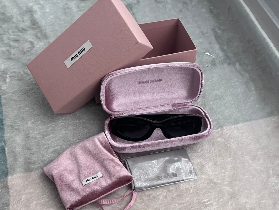 미우미우 글림스 선글라스 블랙 상품이미지1