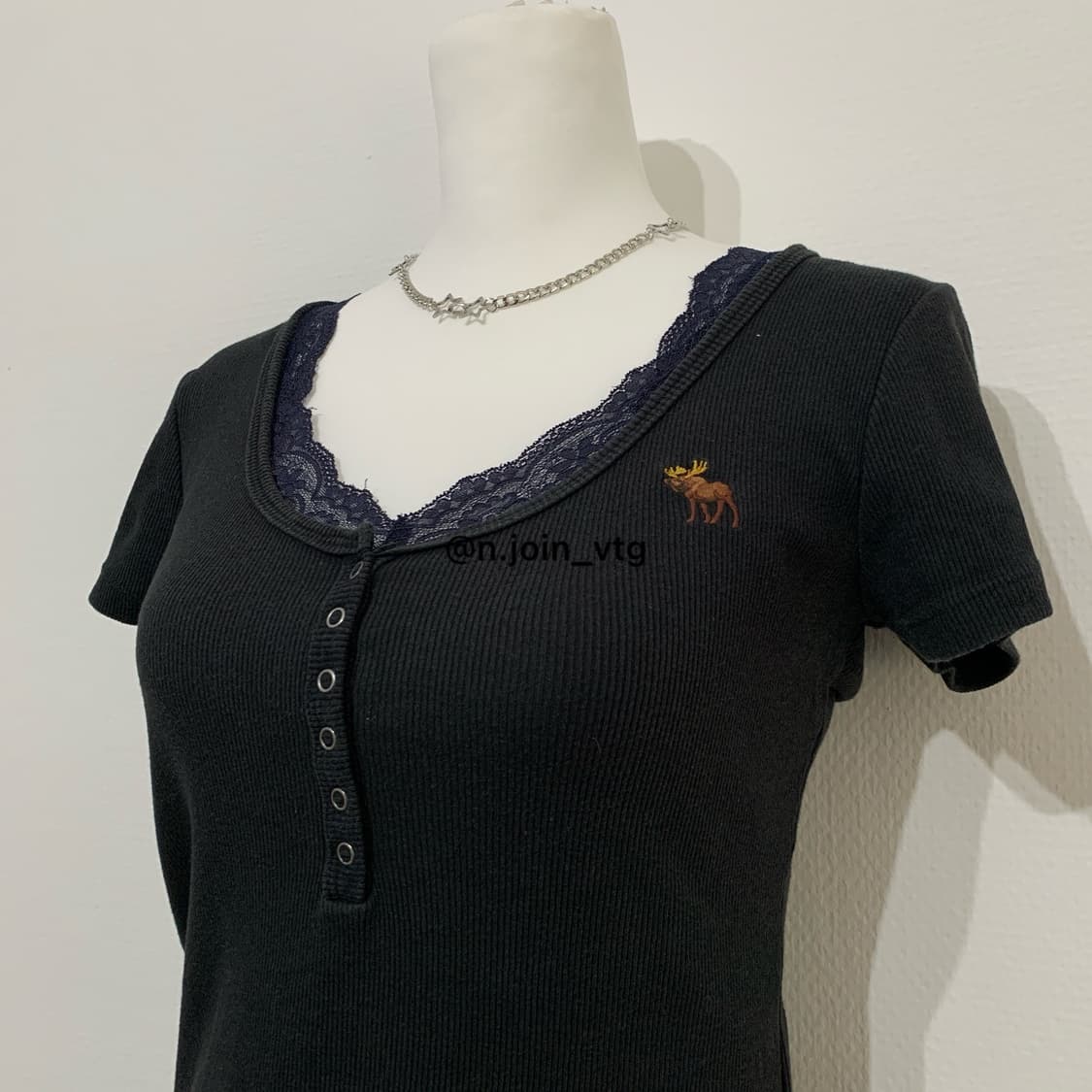 아베크롬비 헨리넥 블랙 반팔 티셔츠 상품이미지2