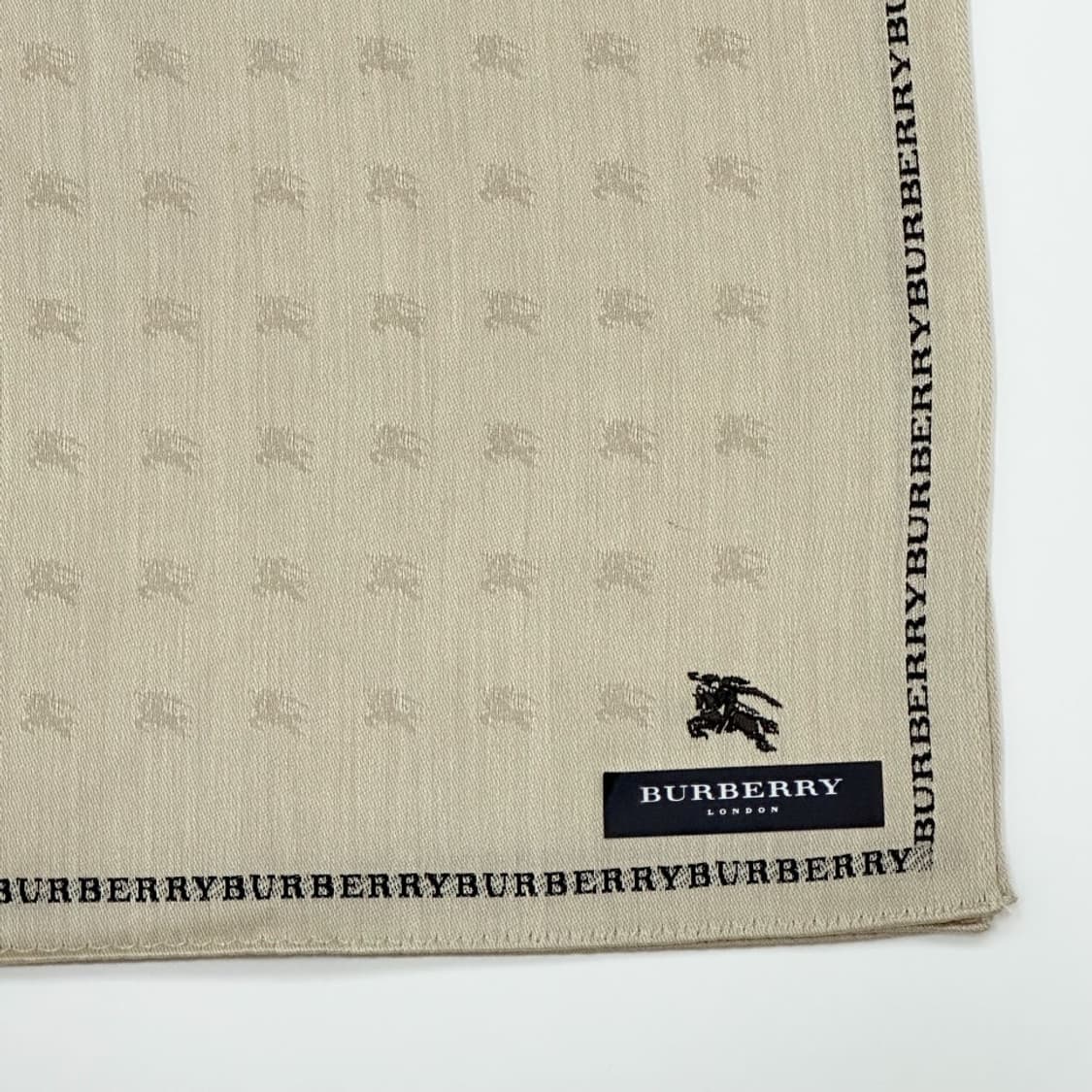(새상품) burberry/ 버버리 쁘띠스카프 손수건 상품이미지5