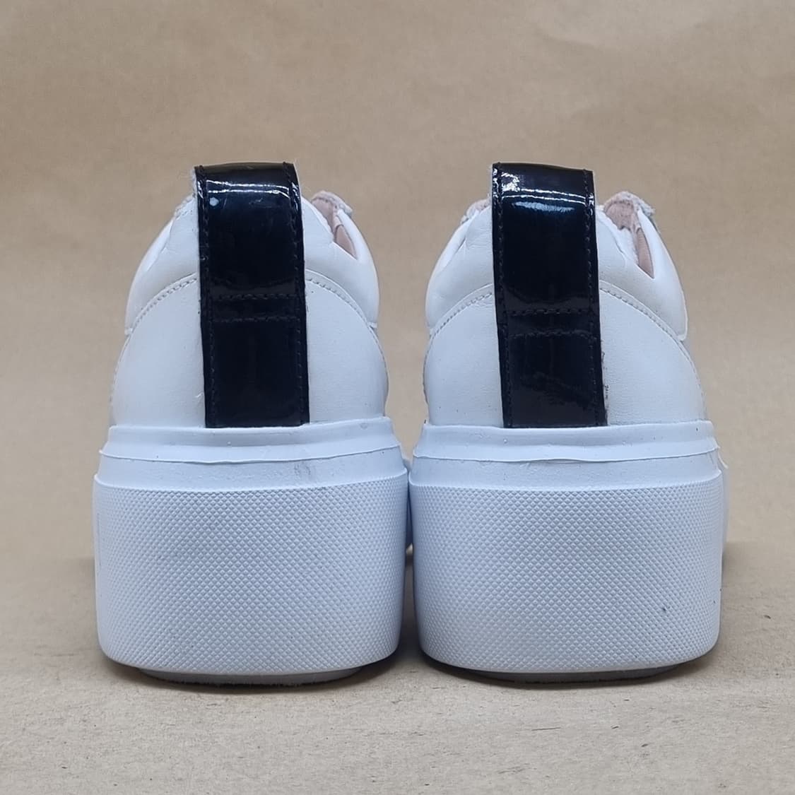 락포트 토탈모션 여성스니커즈240  굽5 상품이미지4