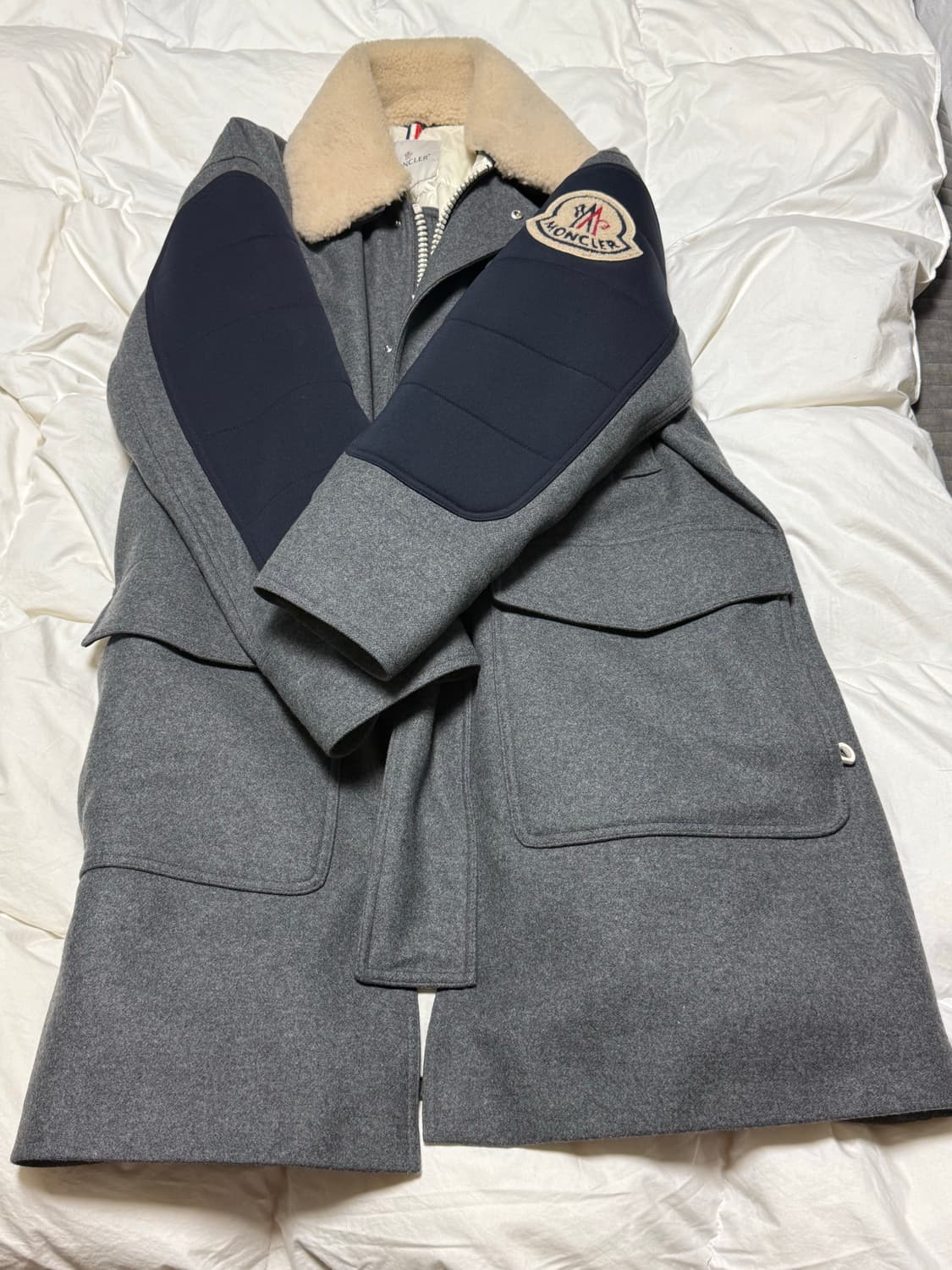 몽클레르 아미 콜라보 패딩코트 상품이미지2