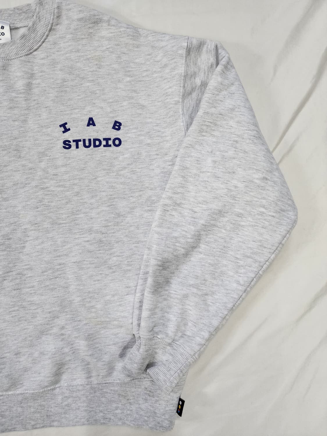 23FW 아이앱스튜디오 맨투맨 라이트 그레이 상품이미지5