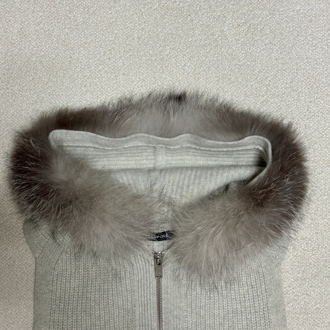 빈폴 레이디스 캐시미어 블렌드 퍼 트리밍 집업 베스트 상품이미지4