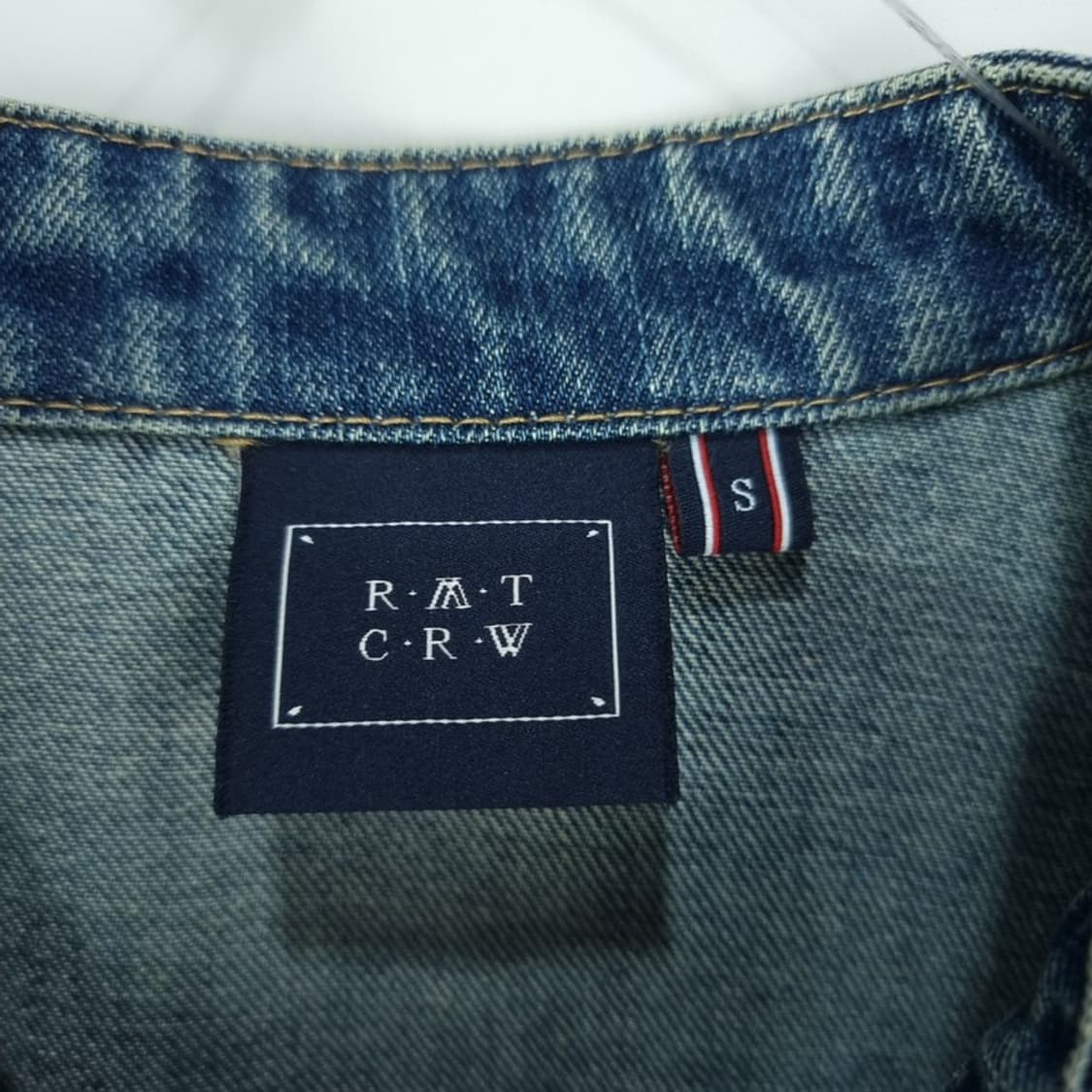 [로맨틱크라운] 데미지 디테일 페이즐리 도킹 데님 자켓 M18905 상품이미지8