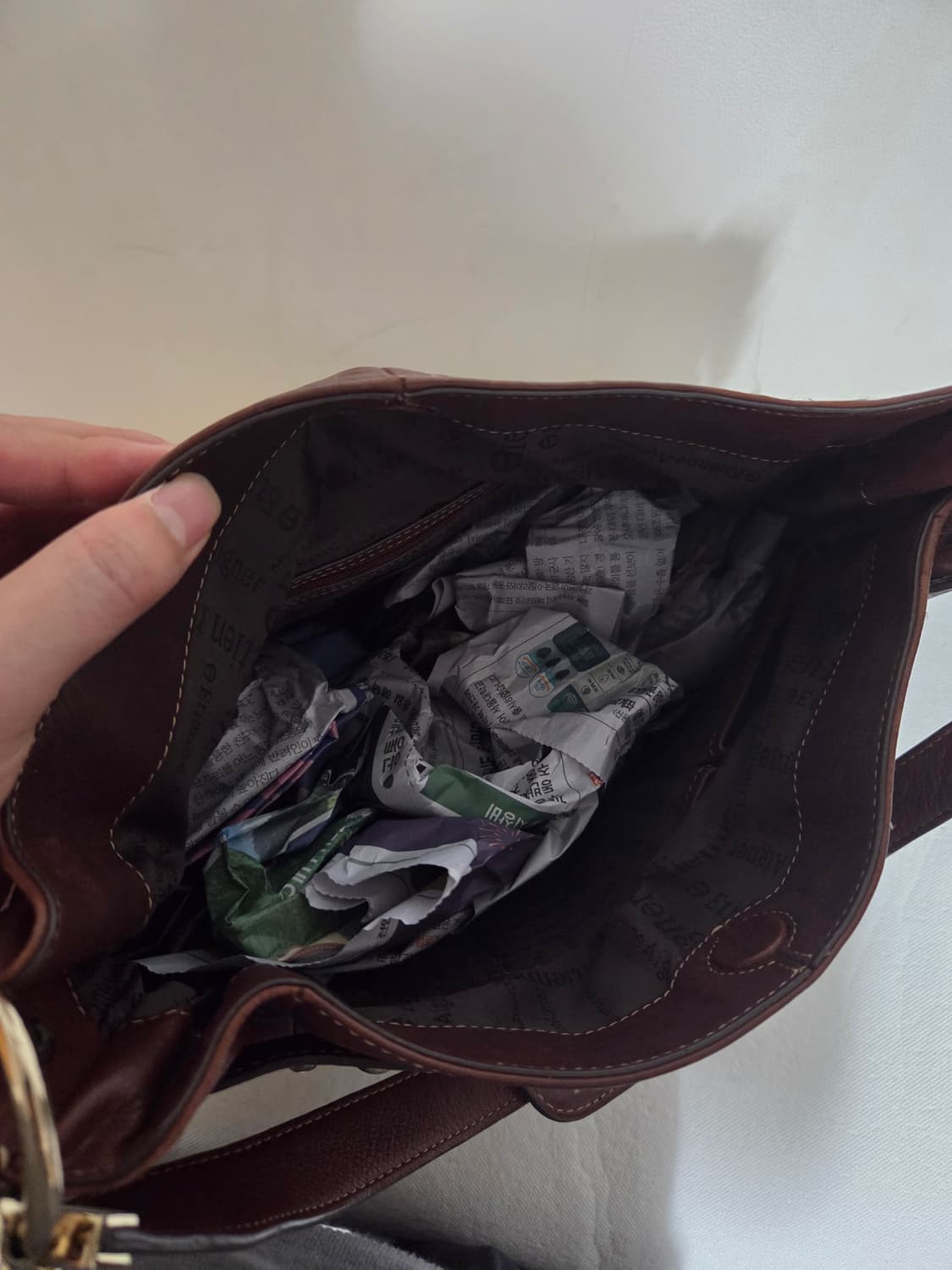 아이그너 브라운 가죽 숄더백 상품이미지3