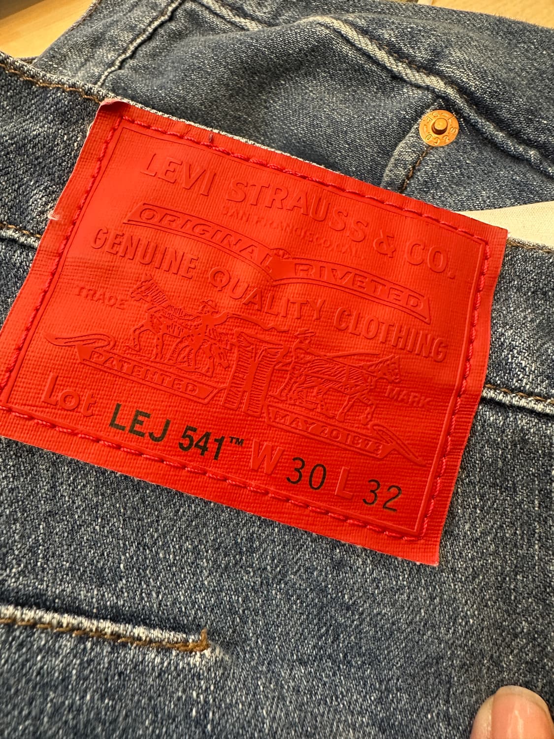 30) 리바이스 엔진 541 사선 절개 중청 스판 청바지 상품이미지6