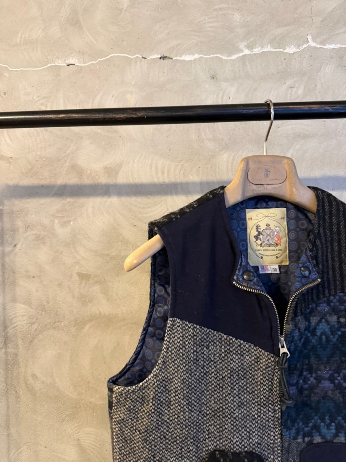 MONITALY 크레이지패턴 다운베스트 남성100 상품이미지3