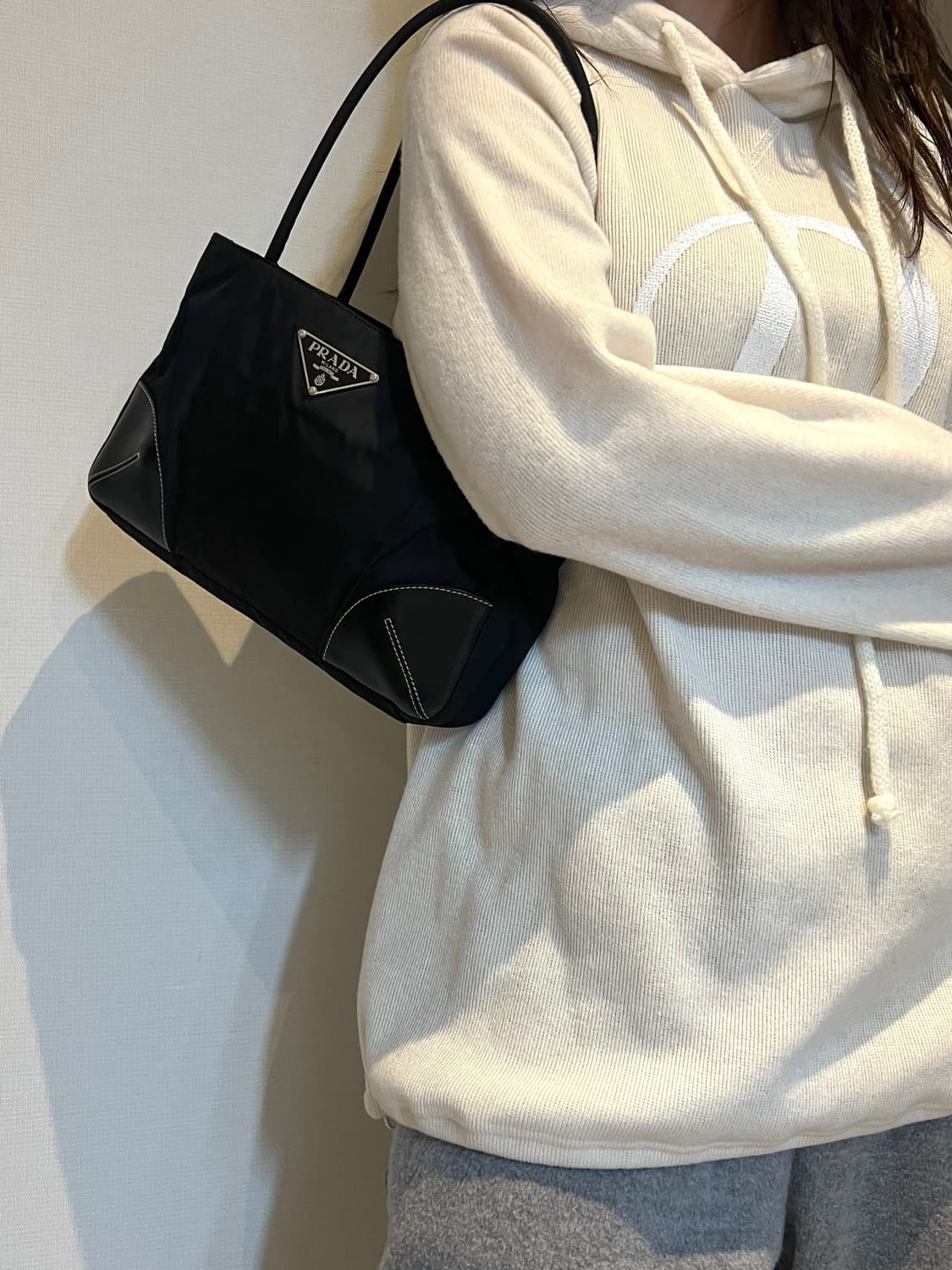 프라다 나일론 레더 스티치 숄더백 상품이미지3