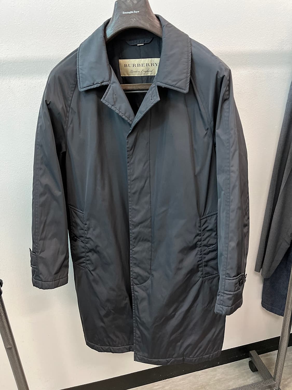100-105) 버버리 블랙 패딩코트  상품이미지2