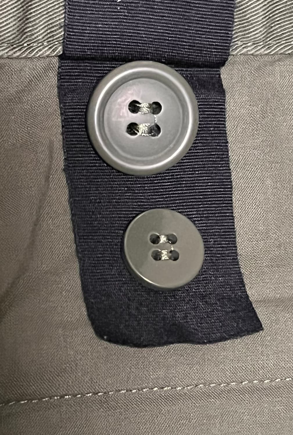 COS 올리브색 남성 면바지 상품이미지3