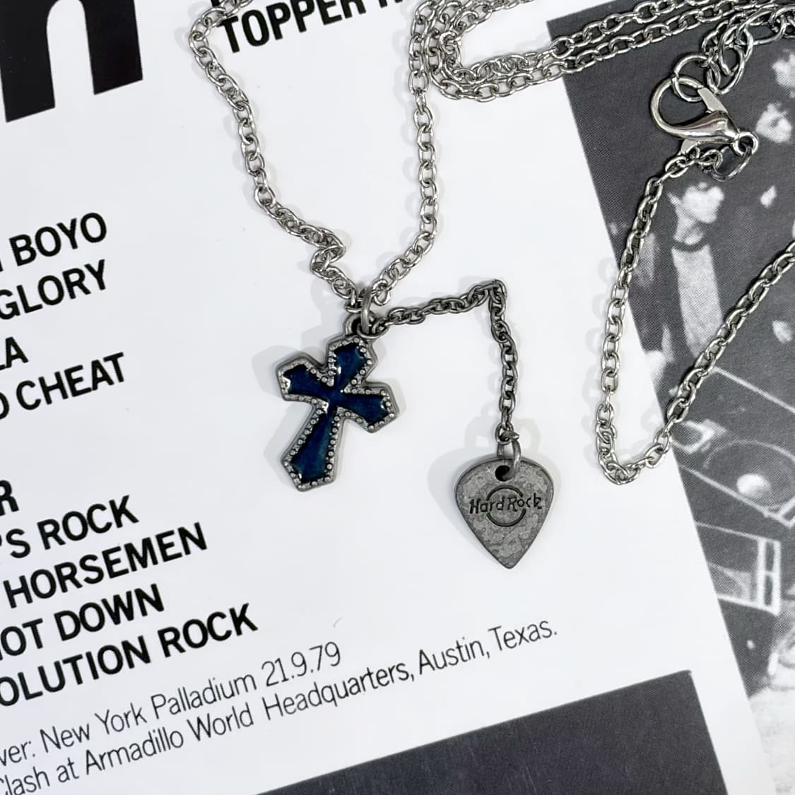 하드 락 카페 ‘Cross Pick’ 빈티지 목걸이 상품이미지1