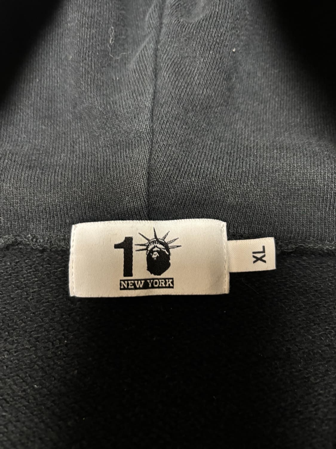 [정품] 베이프 뉴욕 10주년 한정판 FUTURA 샤크 후드집업 XL 상품이미지4