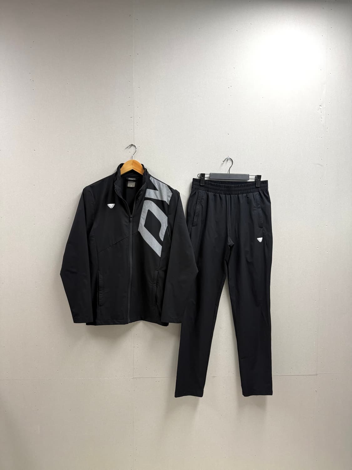 남성 95 M / 다이나핏 트레이닝 세트 블랙 상품이미지1