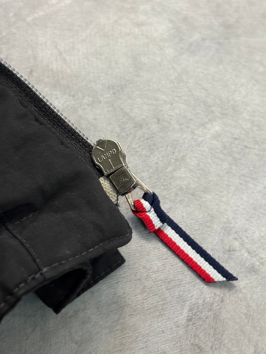 Moncler 몽클레어 블랙 후드 패딩 ​ 상품이미지8