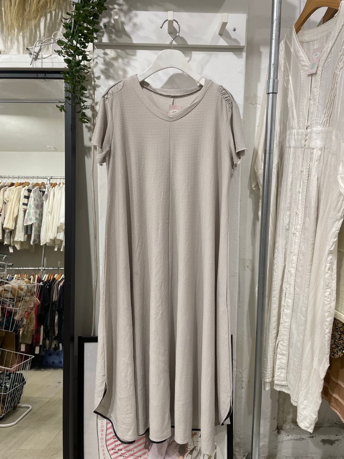 숄더 트위스트 포인트 원피스 상품이미지5