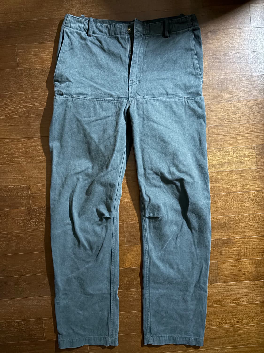 이지갭 발렌시아가 사틴카고 다크그린 30사이즈 판매합니다. 상품이미지1