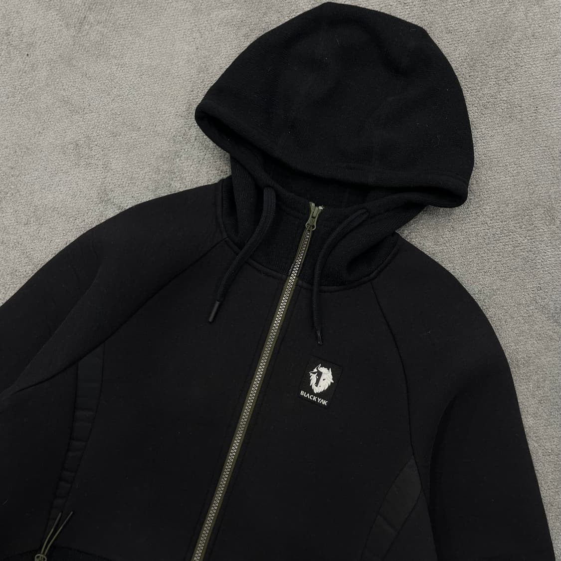 100 블랙야크 블랙 후드 집업 상품이미지2