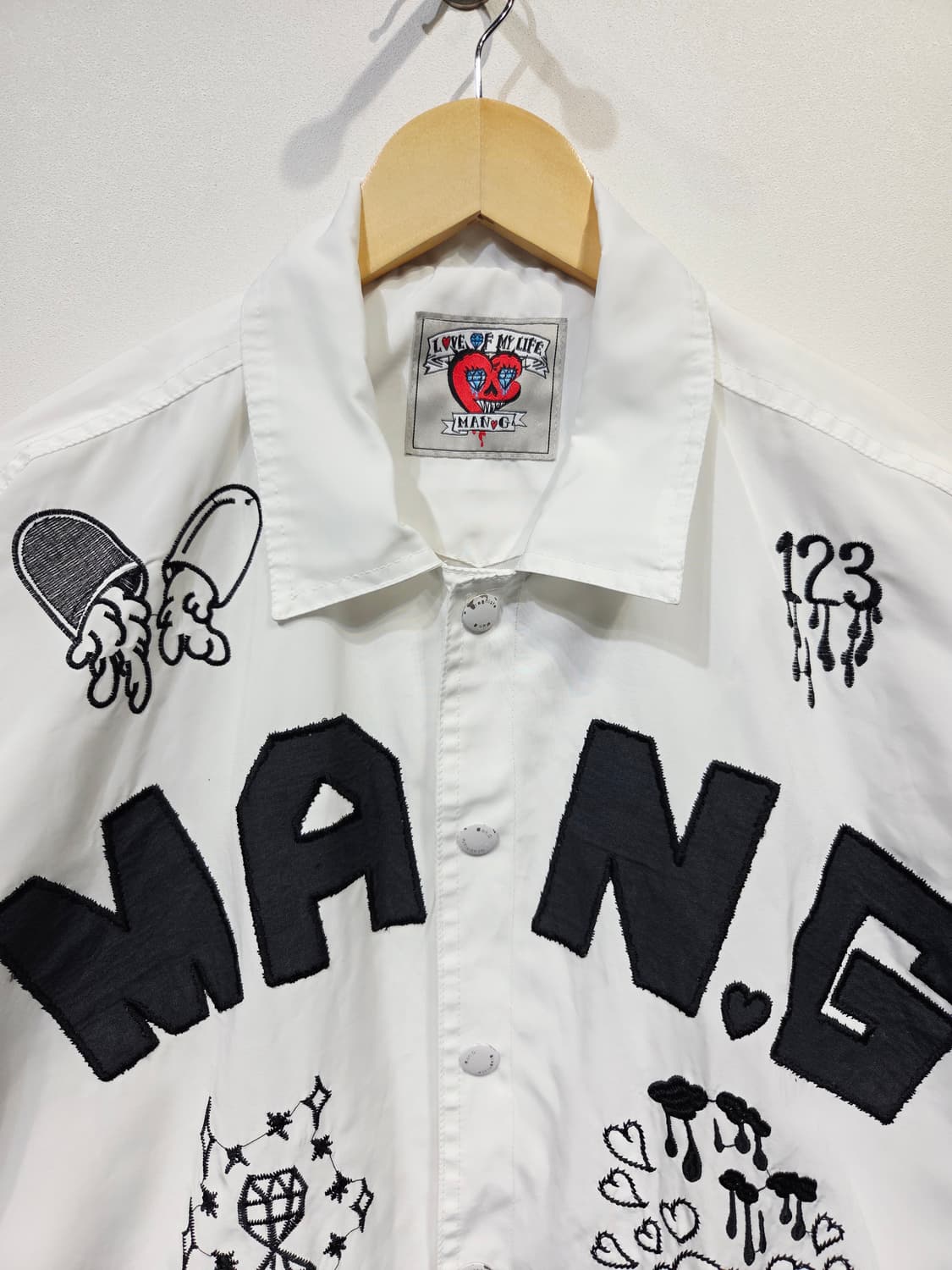 Graphiste Man.G (만지) 화이트 자수 그래픽 코치 자켓 상품이미지3