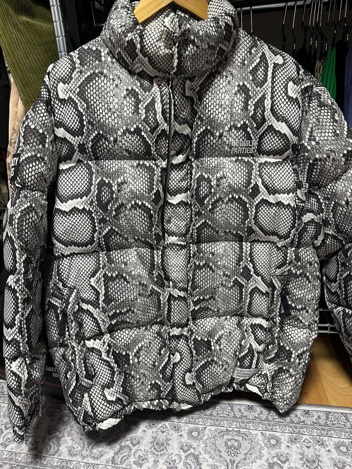 와코마리아 19fw 파이톤 패딩 L 상품이미지2