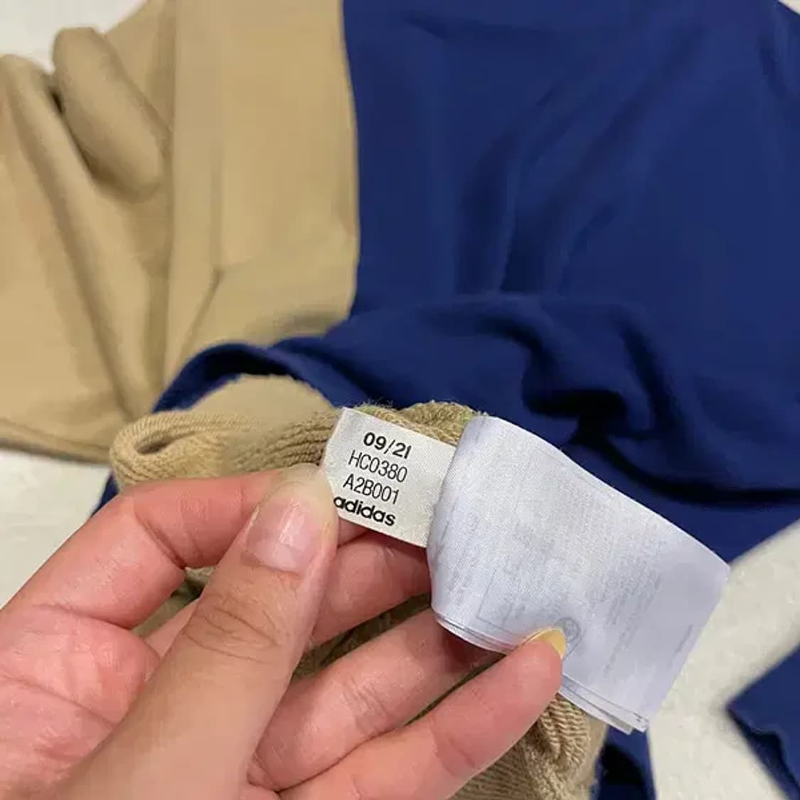 M 아디다스 모던 레트로 크루 라운드 맨투맨 B.2149 상품이미지5