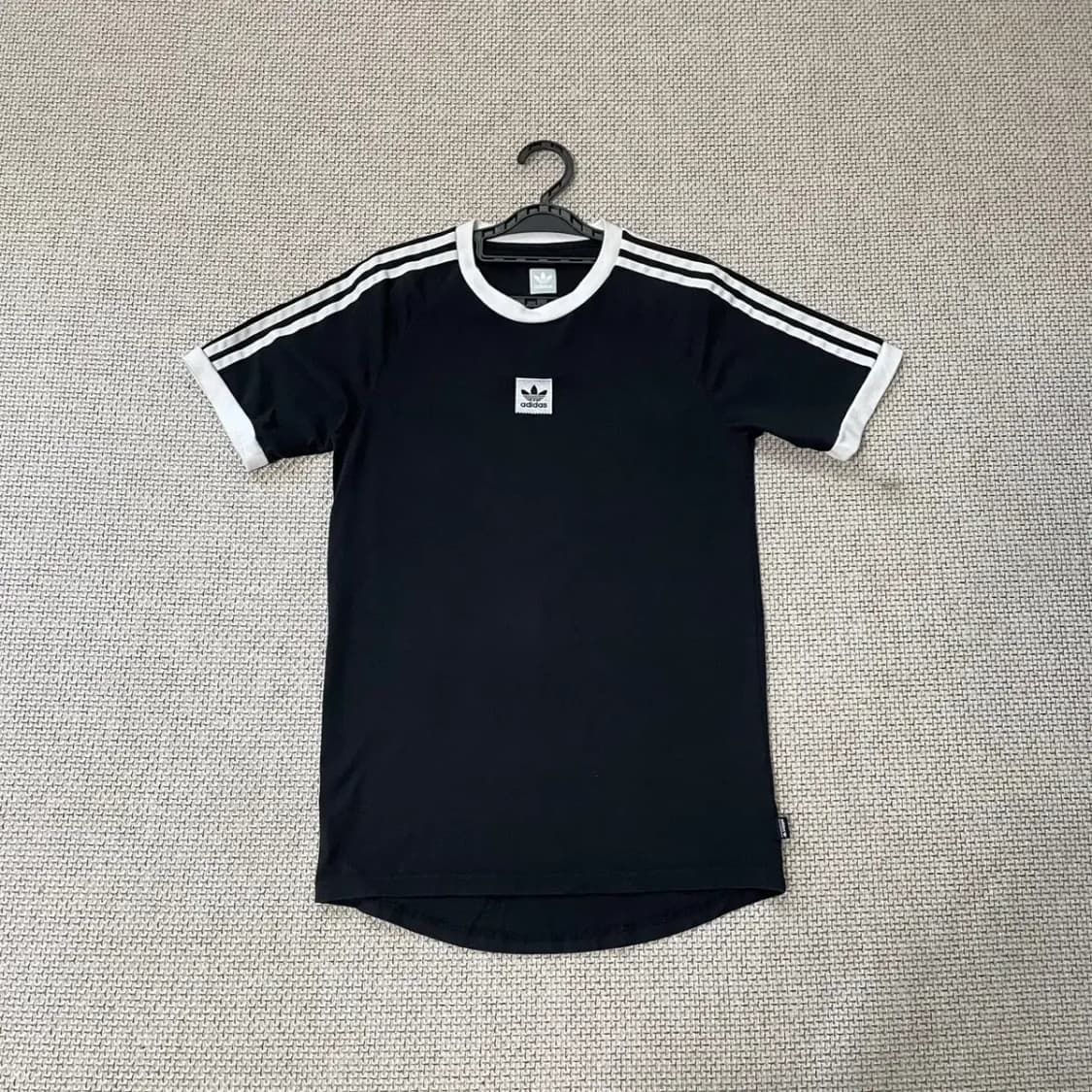 XS 아디다스 라운드 반팔티 N.8069 상품이미지1