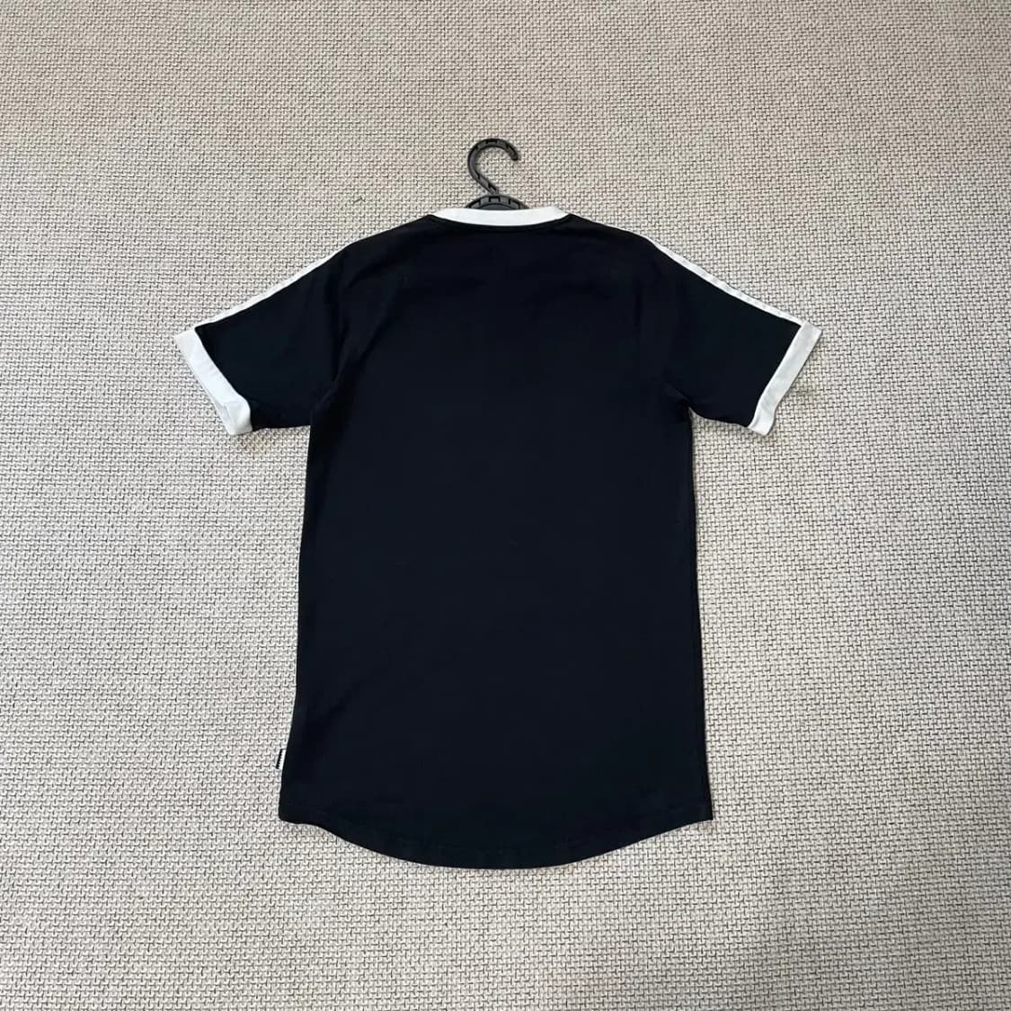 XS 아디다스 라운드 반팔티 N.8069 상품이미지3