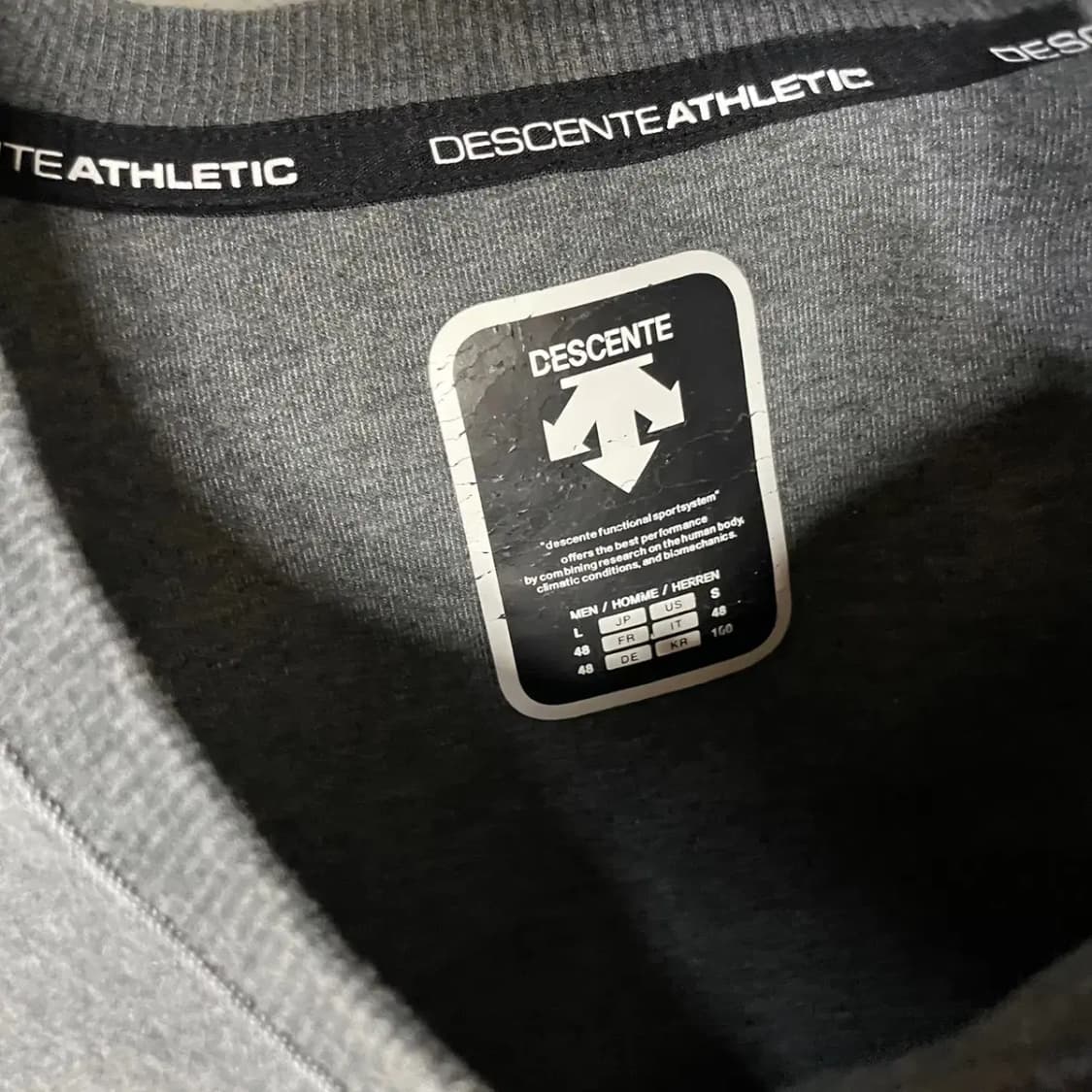 L 데상트 라운드 맨투맨 B.682 상품이미지5