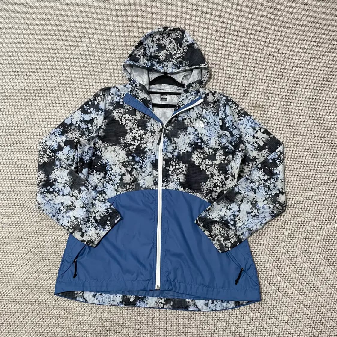 L 노스페이스 여성 등산 경량 바람막이 N.8885 상품이미지1