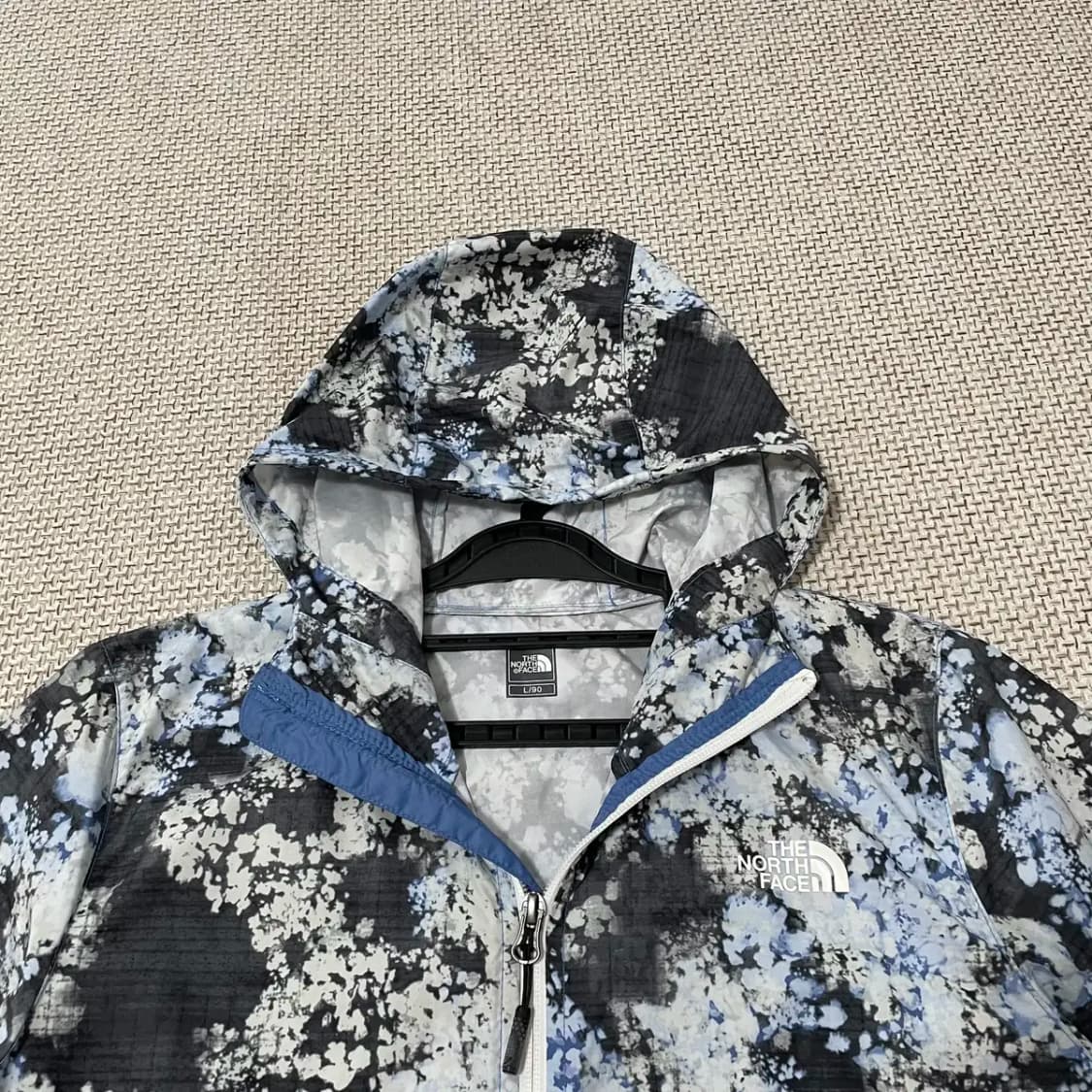 L 노스페이스 여성 등산 경량 바람막이 N.8885 상품이미지3