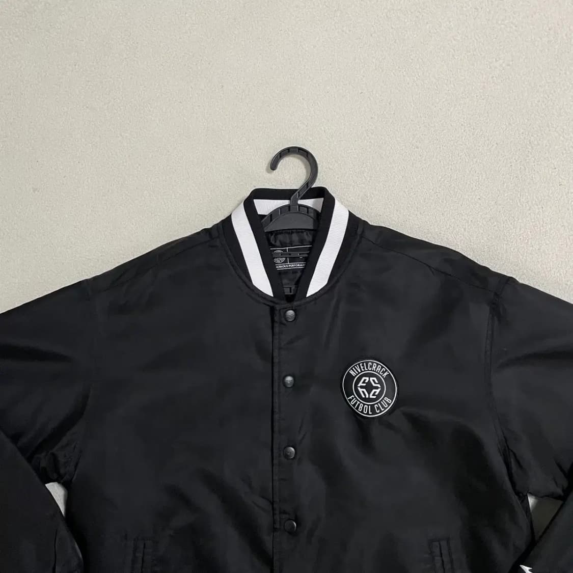 M 미즈노 니벨크랙 에센셜 바시티 자켓 B.3585 상품이미지2