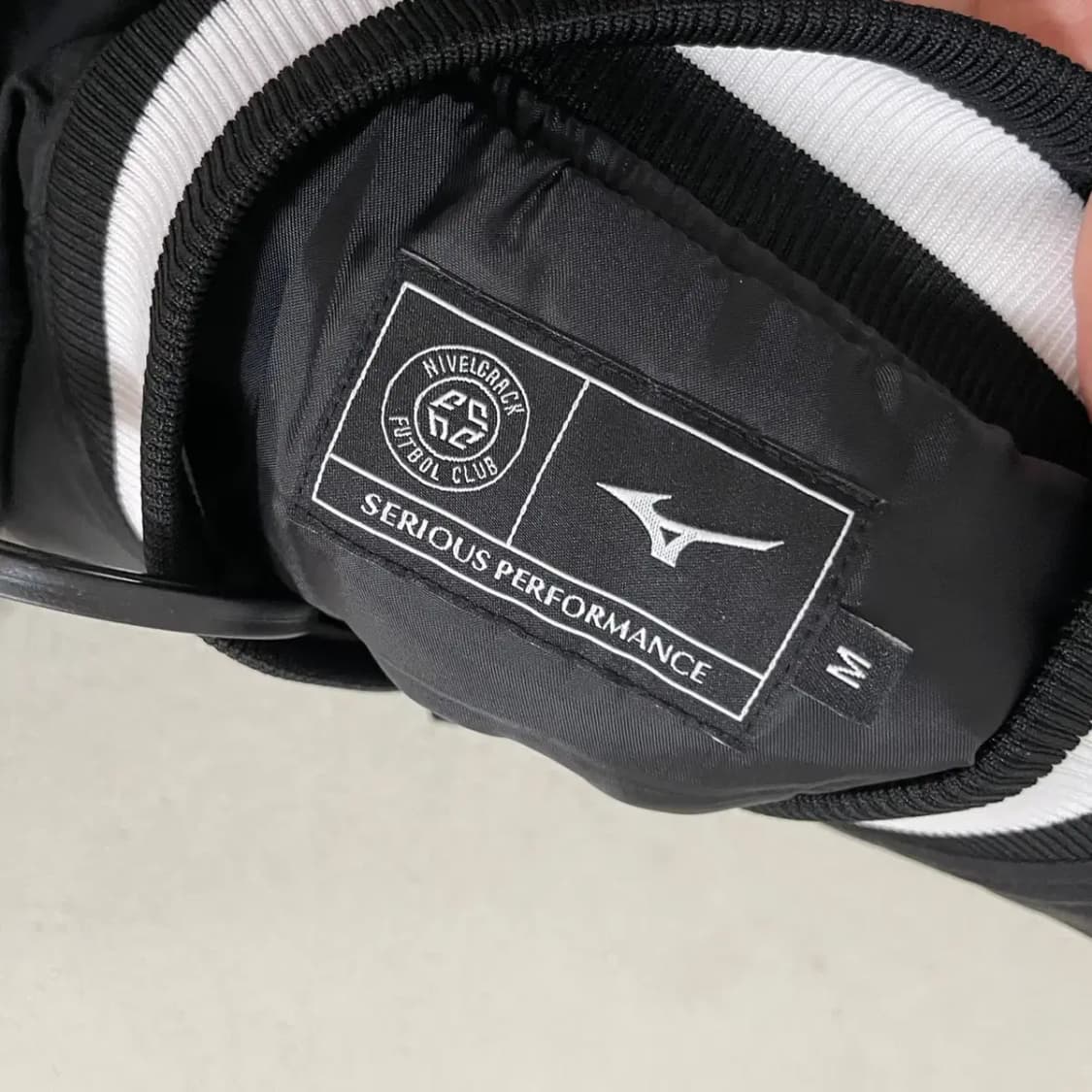 M 미즈노 니벨크랙 에센셜 바시티 자켓 B.3585 상품이미지5