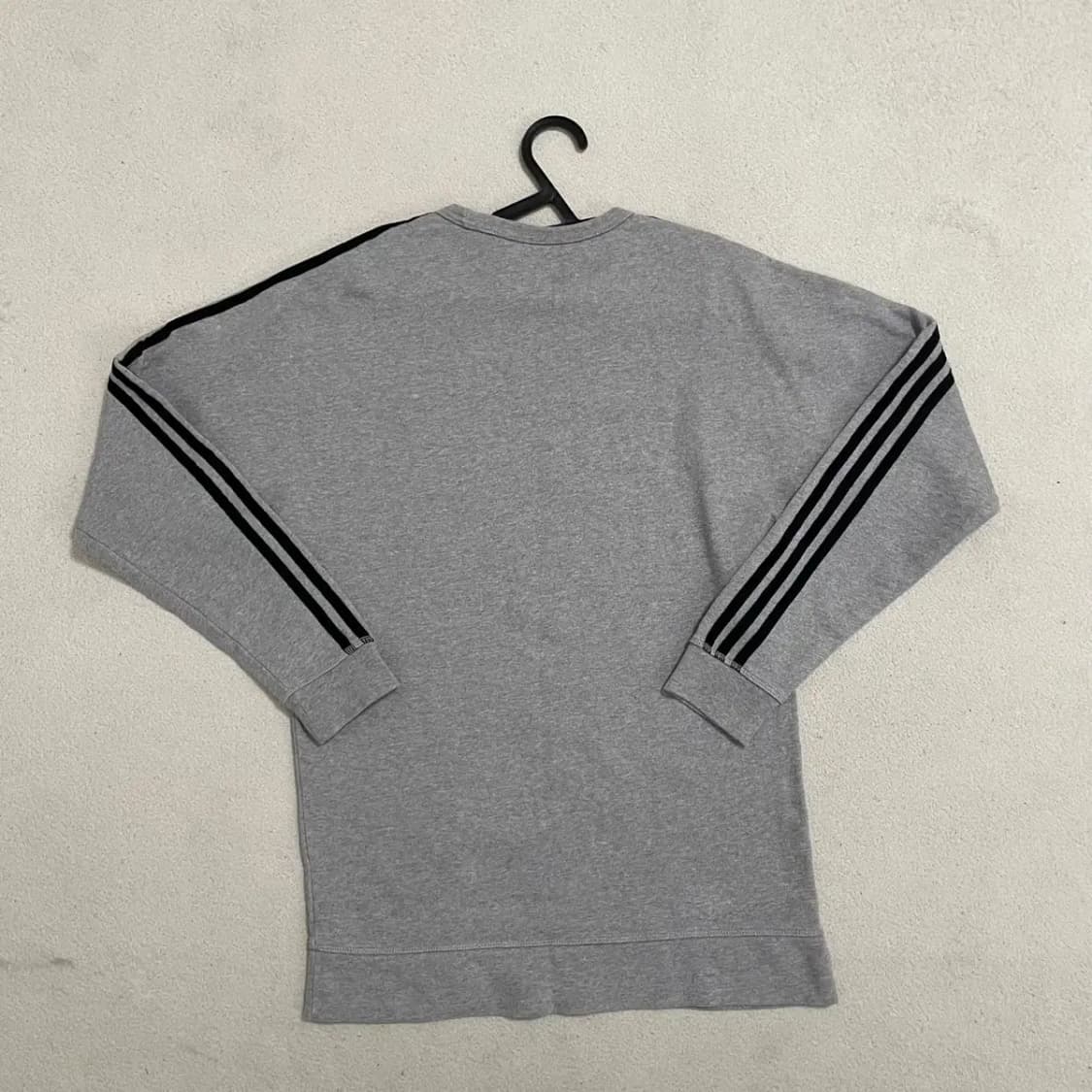 XS 아디다스 라운드 맨투맨 B.4365 상품이미지3